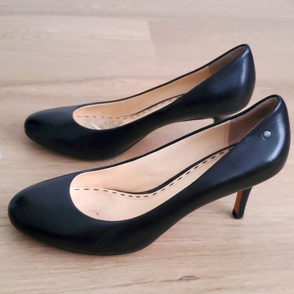 Coach pumps